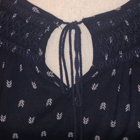 NWT! Forever 21 Women’s Blouse - Picture 3 of 9